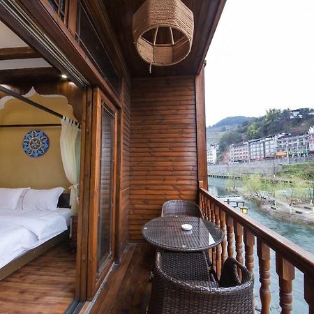 فنغهوانغ Flower Time Inn المظهر الخارجي الصورة